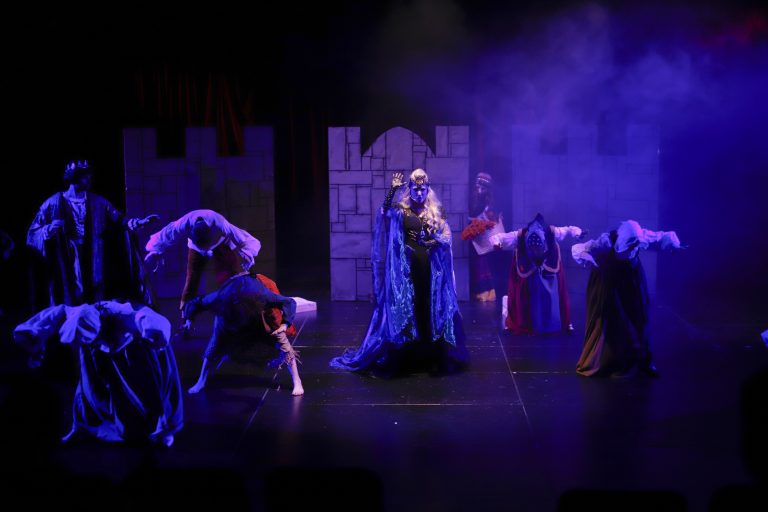 Šialene smutný princ - divadelné kostýmy. Réžia: Tomáš Krištof; Foto: Gabriela Birošová